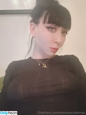 ramonarydernyc / mistressramonanyc nude photo #0002