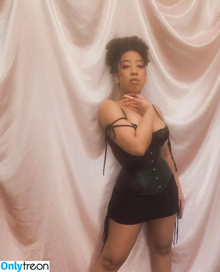 Rappers Daughters nude photo #0036 (reignyates)