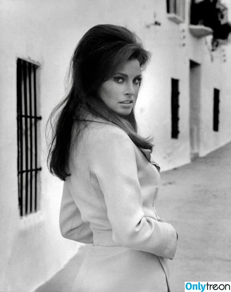 Raquel Welch голая photo #0119 (therealraquelwelch)