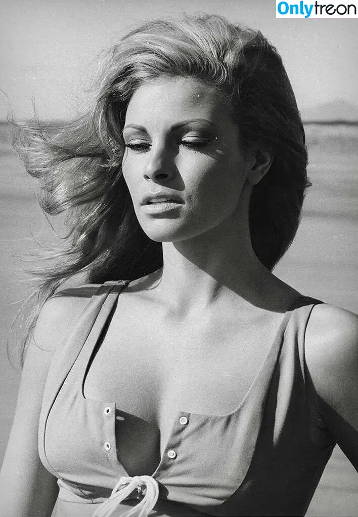 Raquel Welch nude photo #0127 (therealraquelwelch)