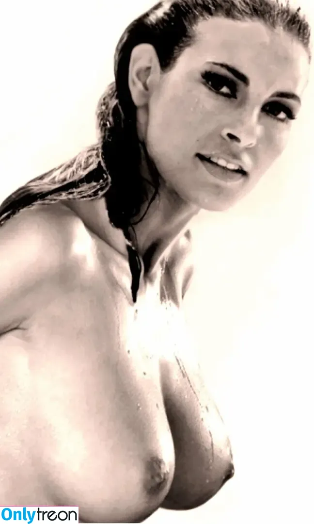 Raquel Welch nude photo #0147 (therealraquelwelch)