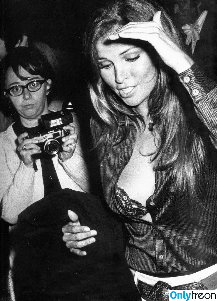 Raquel Welch nude photo #0149 (therealraquelwelch)