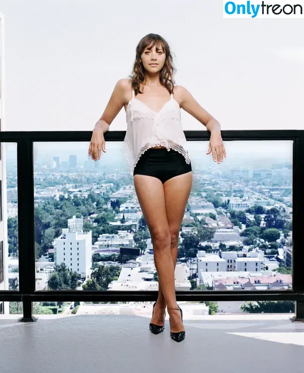 Rashida Jones nude photo #0006 (mackzjoness / rashidajones)