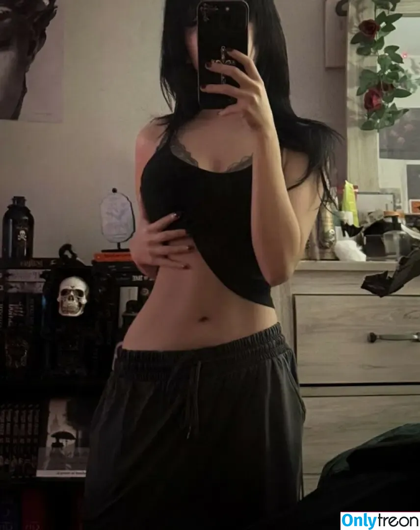 ratedreign nude photo #0161 (reign / reignrated)