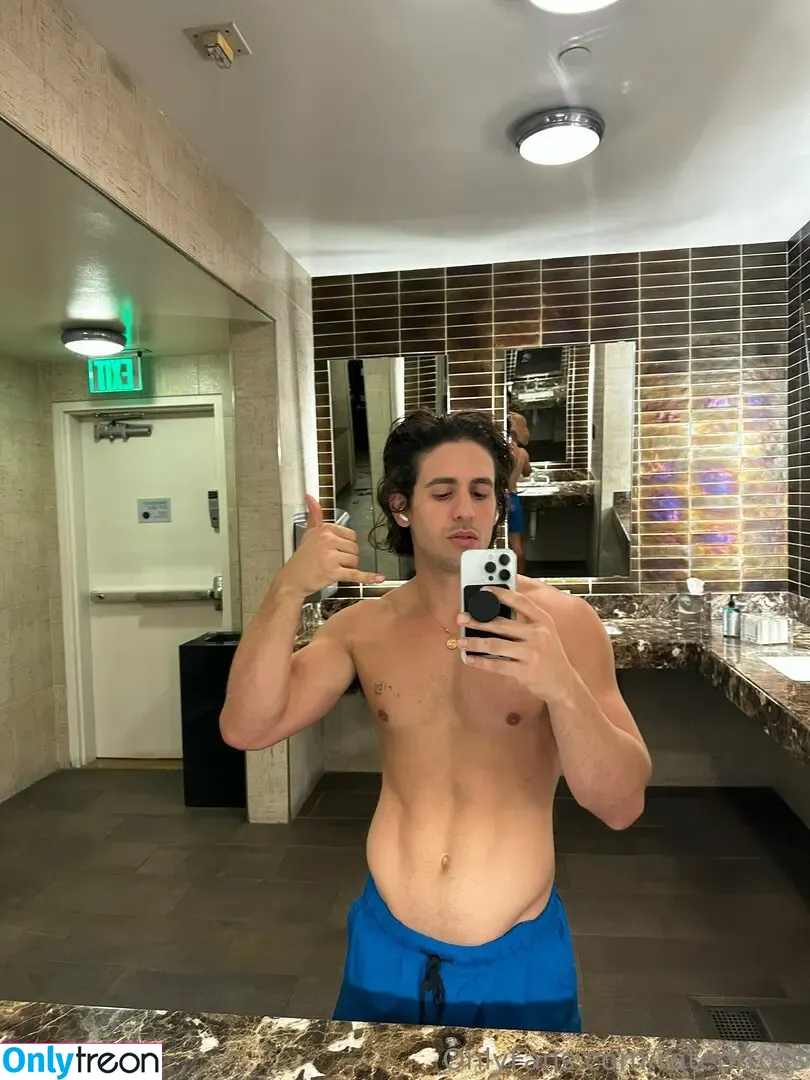 ratedrross nude photo #0082 (ross.jpg)