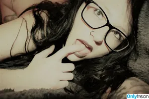 ravenreigns / Freckles18 nude photo #0007