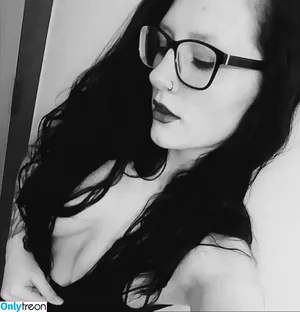 ravenreigns / Freckles18 nude photo #0016
