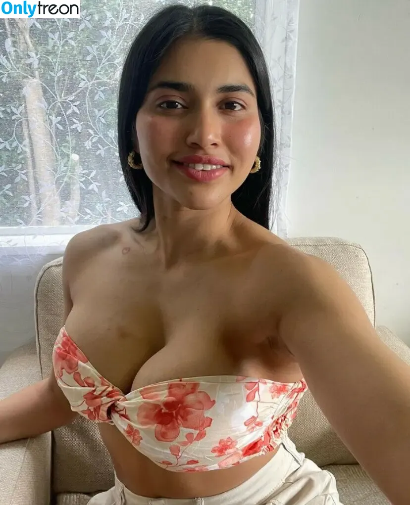 Ravina Patel nude photo #0011 (its_ravina2429 / its_shoaibravina)