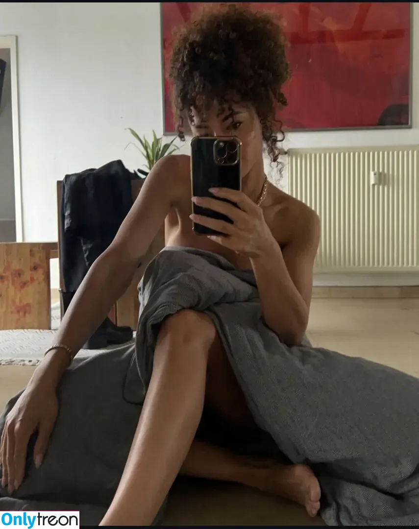 rawrbekah nude photo #0003 (soy rk / xjuicysocks)