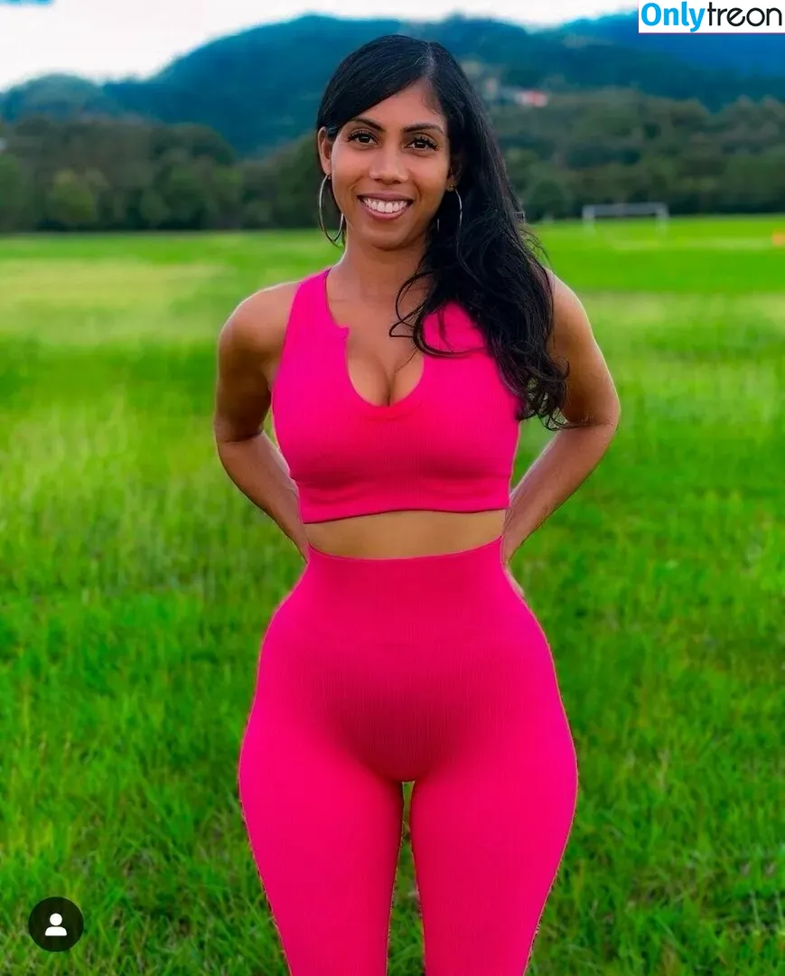 _ray_of_light_chick nude photo #0010 (Fashionista / itshollybabyy12 / wllywrld17)