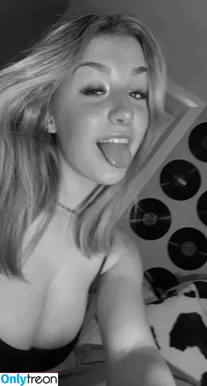 Rayna Denike / rayna.denike / rayna.denikeeee / raynadenike nude photo #0069