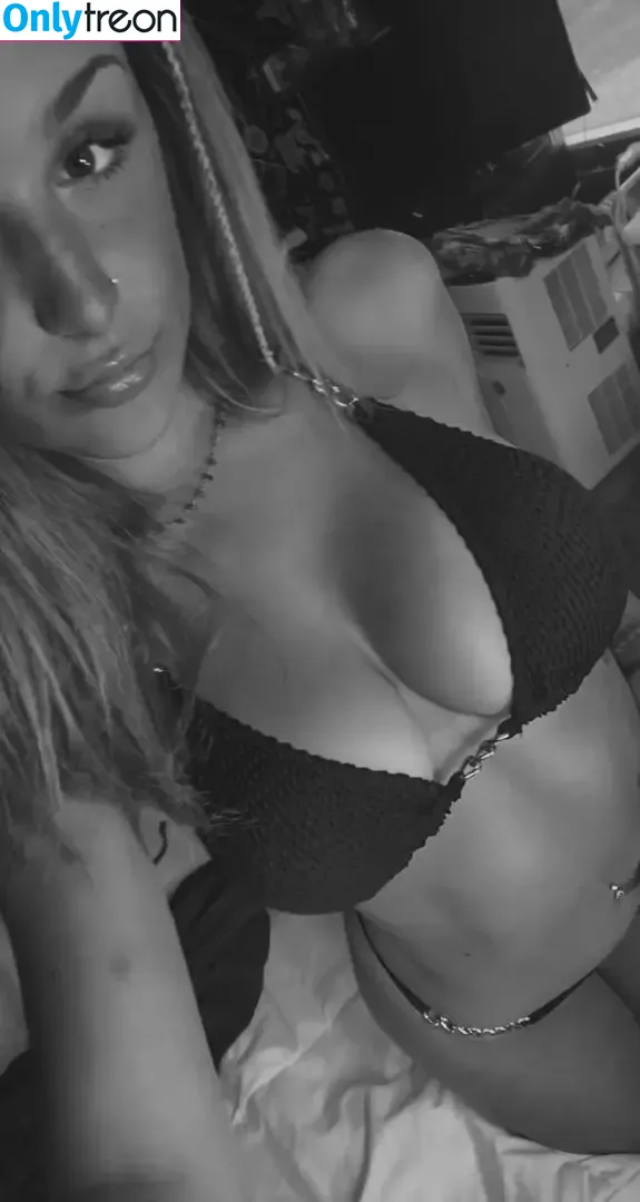 Rayna Denike nude photo #0077 (rayna.denike / rayna.denikeeee / raynadenike)
