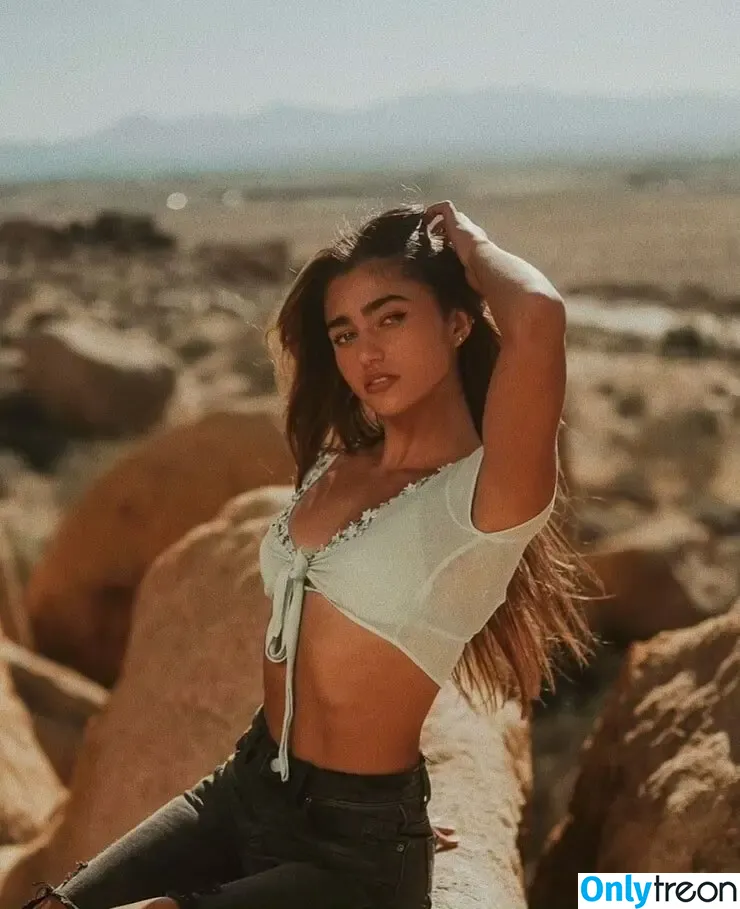 Rayna Vallandingham голая photo #0019 (raynavallandingham)