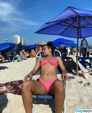 Rayssalmeidas nude photo #0001