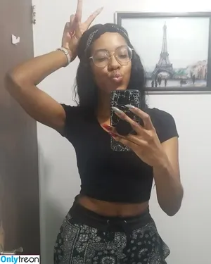 React GirlsYT / chinglishreactions / imon_Snow nude photo #0192