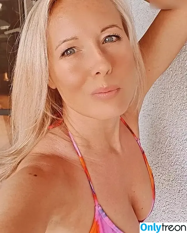 Realangi0 nude photo #0055 (Realangi0)
