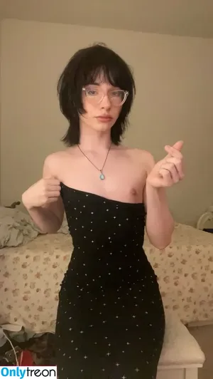 Realcarpetmuncher / acarpetmuncher / cyrussleeps nude photo #0010