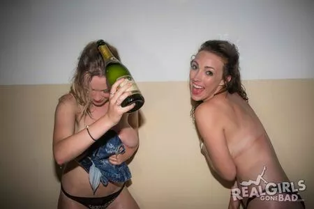 realgirlsgonebad / realgirlsgonebadofficial фото голая #0025