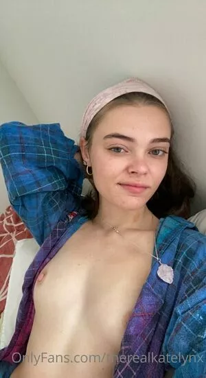 realkatelynx nude photo #0022