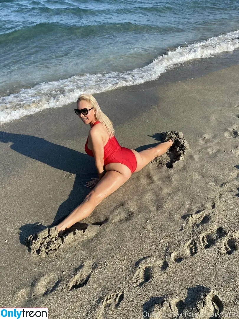 realmarycarey голая photo #0093 (realmarycarey)