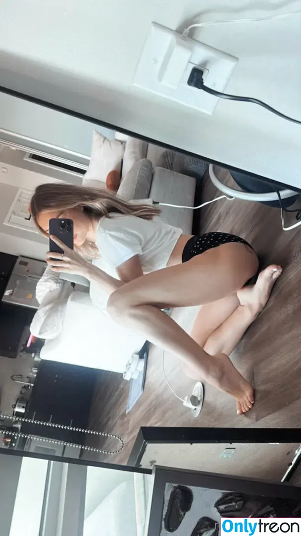 realpollypocket nude photo #0099 (pollypocket.official)