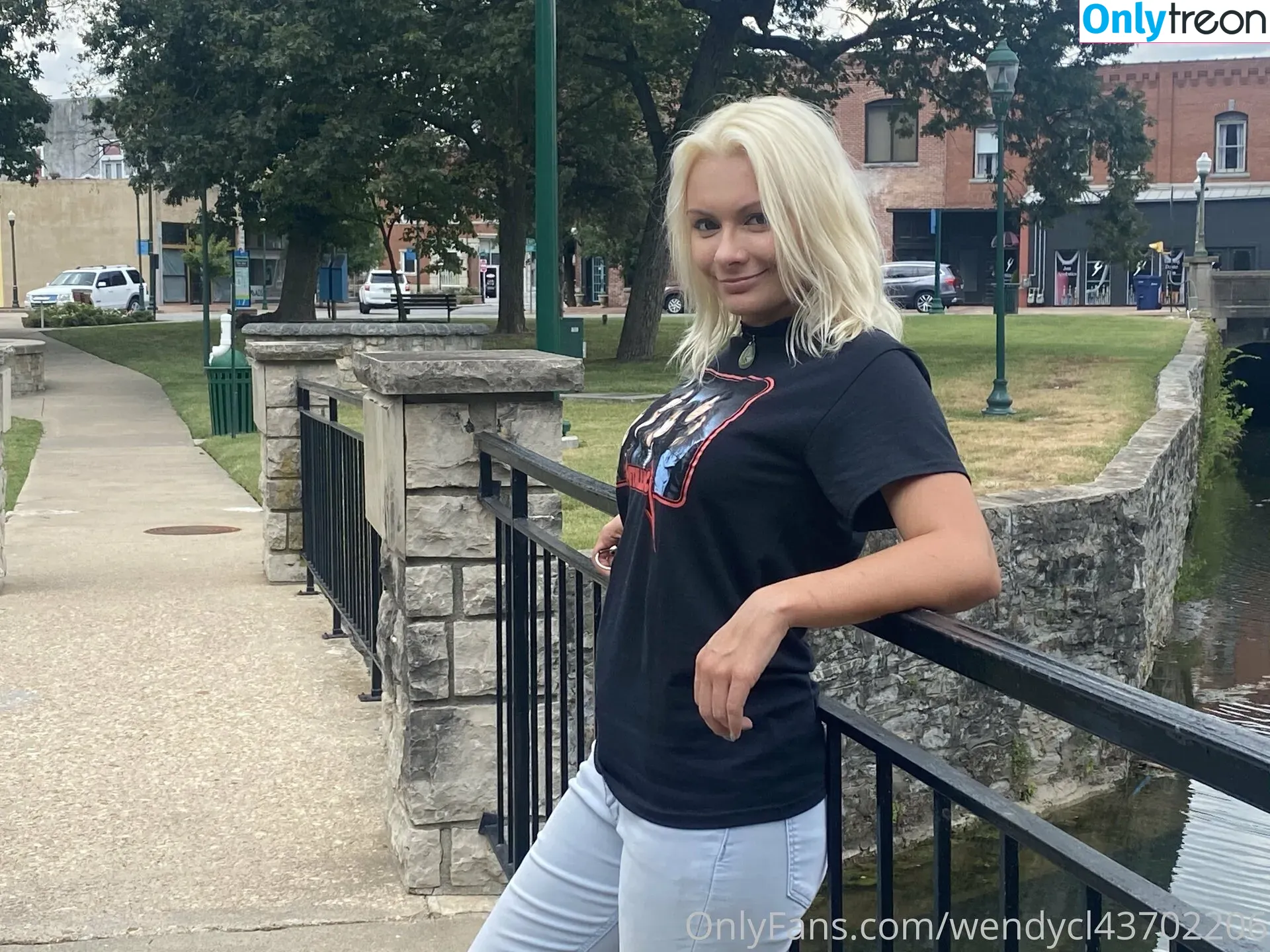 realprincesstiabeanie nude photo #0003 (realprincesstiabeanie)