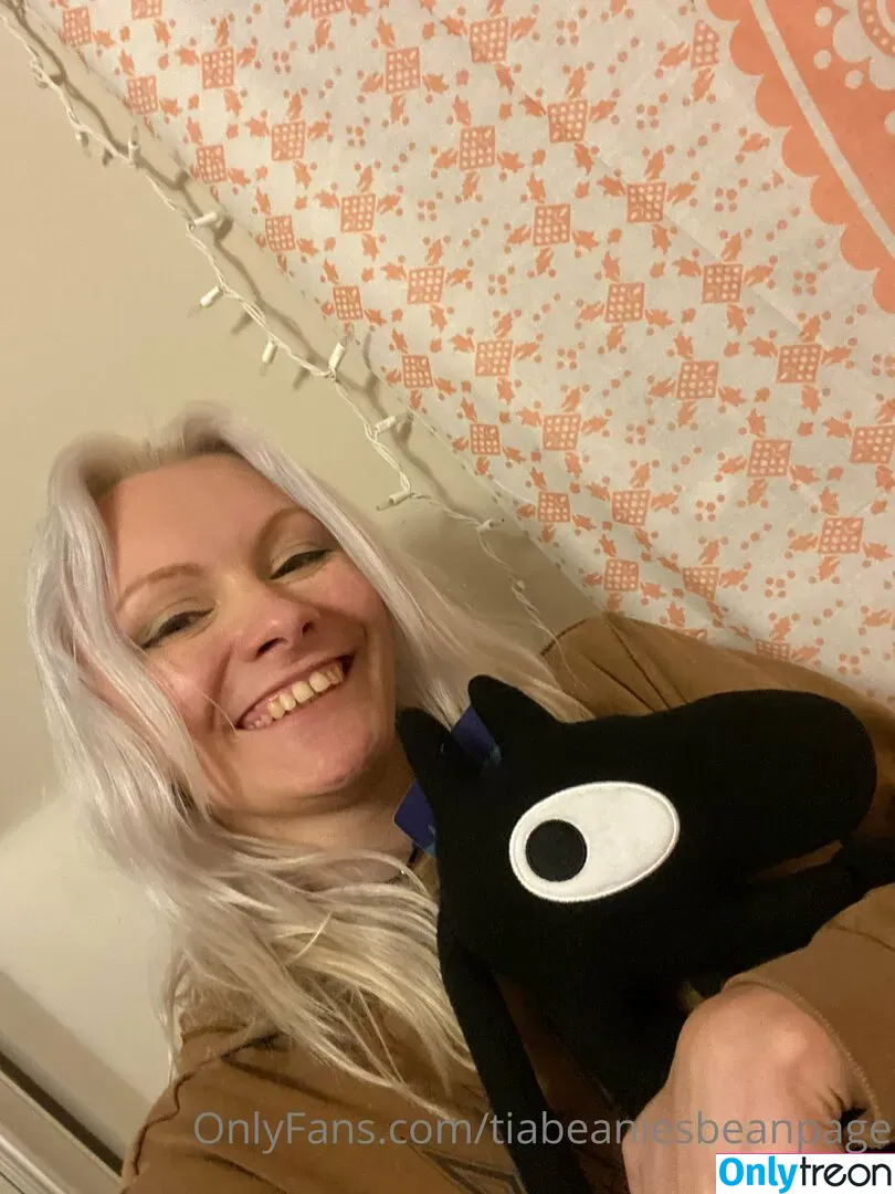 realprincesstiabeanie nude photo #0050 (realprincesstiabeanie)