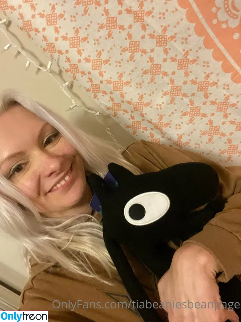 realprincesstiabeanie nude photo #0053 (realprincesstiabeanie)