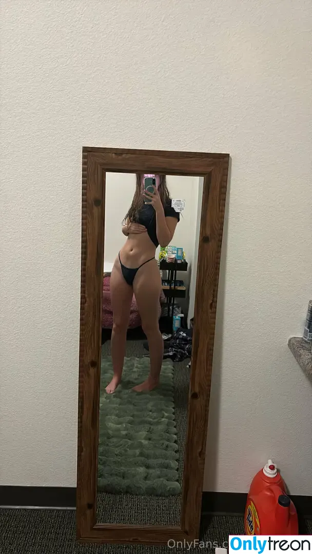 Reannon nude photo #0004 (itz_reannon_1 / rhiannon_skyes)