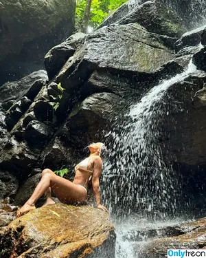 Rebeca Andrade / rebecarandrade nude photo #0130
