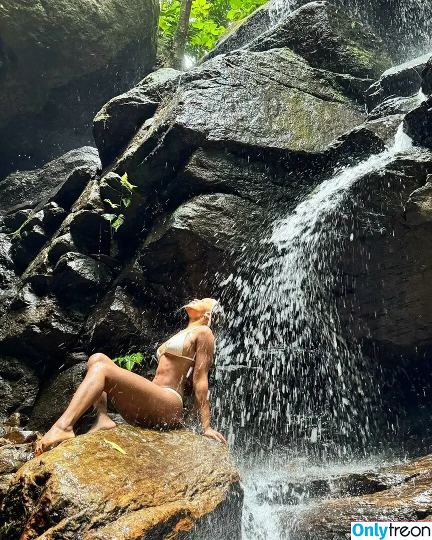 Rebeca Andrade nude photo #0130 (rebecarandrade)