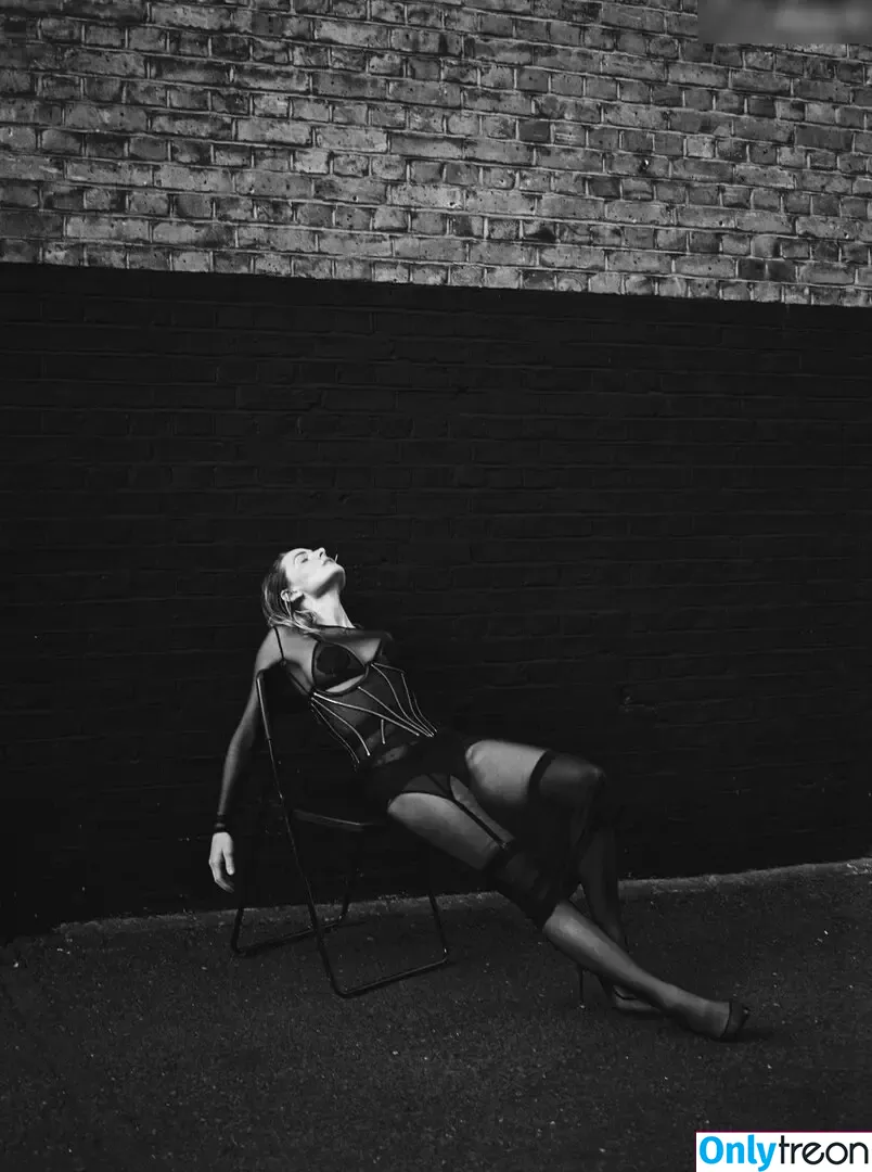 Rebecca Ferguson голая photo #0304 (officialrebeccaferguson)