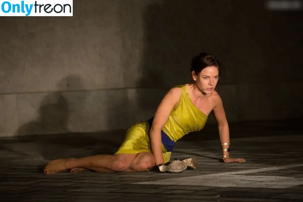 Rebecca Ferguson nude photo #0314 (officialrebeccaferguson)