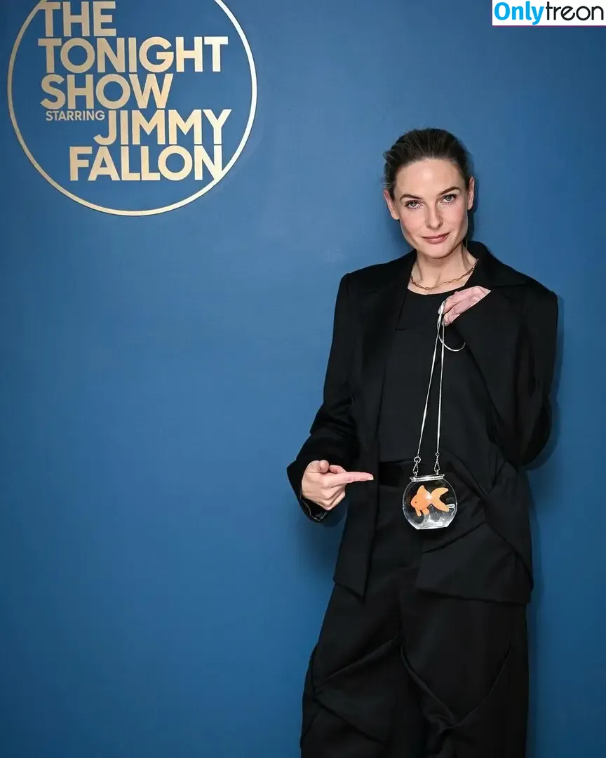 Rebecca Ferguson голая photo #0470 (officialrebeccaferguson)