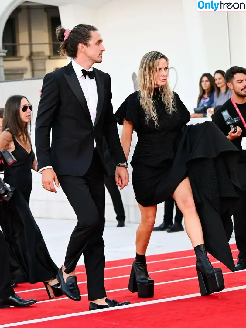 Rebecca Ferguson голая photo #0603 (officialrebeccaferguson)