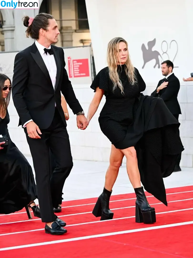 Rebecca Ferguson голая photo #0604 (officialrebeccaferguson)