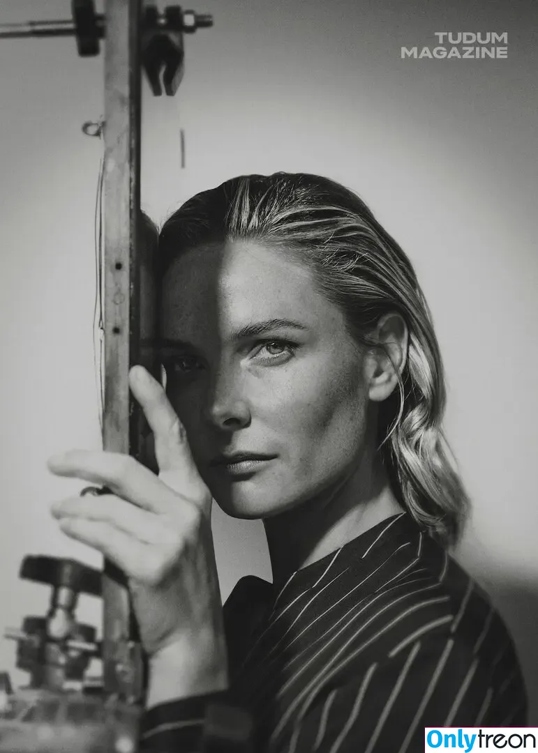 Rebecca Ferguson голая photo #0683 (officialrebeccaferguson)