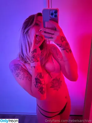  nude photo #0002