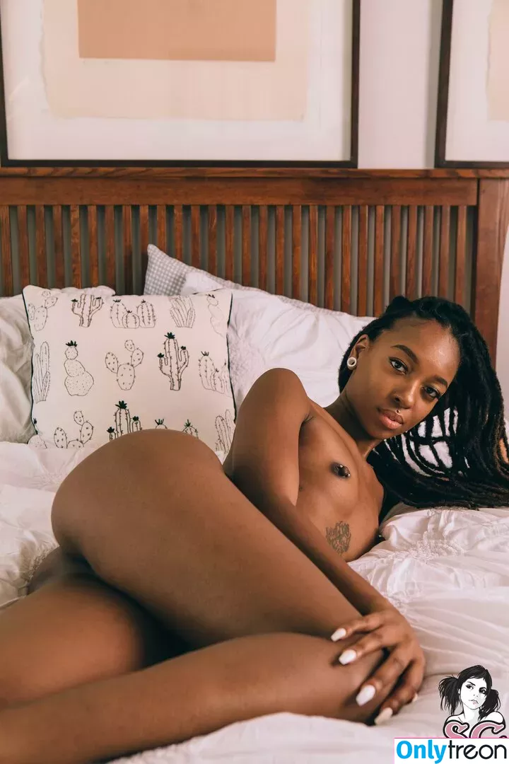 rebirthofphenix nude photo #0291 (rebirthofphenix)