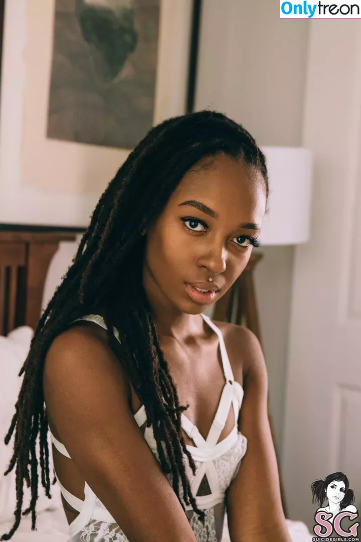rebirthofphenix nude photo #0303 (rebirthofphenix)