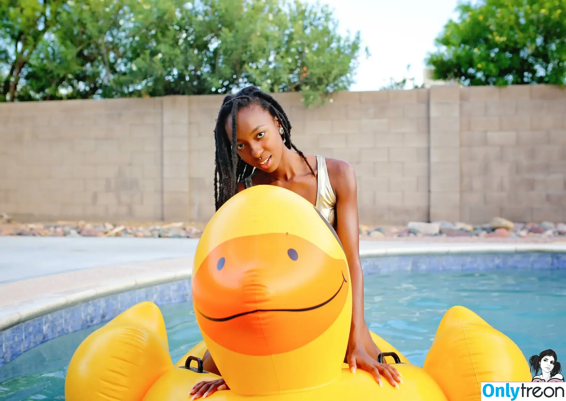 rebirthofphenix nude photo #0407 (rebirthofphenix)