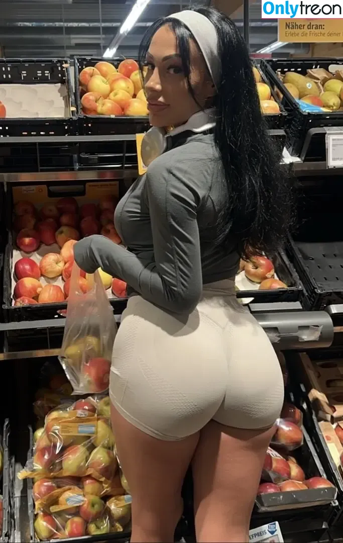 reealmina nude photo #0049 (reealmina)