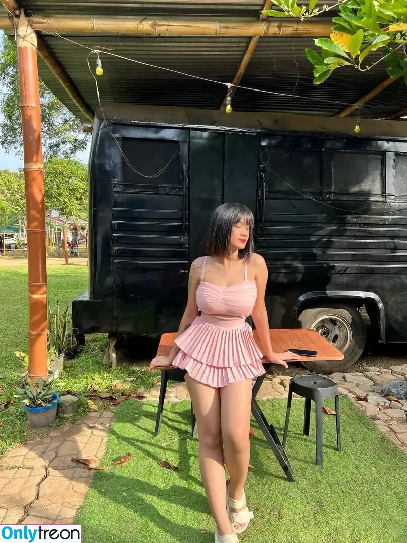 Reena Corpuz nude photo #0004 (greenaaapple / reenastamaria)