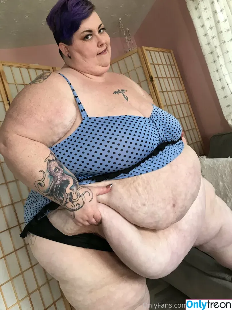 reenayestarr nude photo #0062 (reenayestarr)
