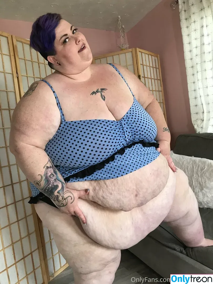 reenayestarr nude photo #0070 (reenayestarr)