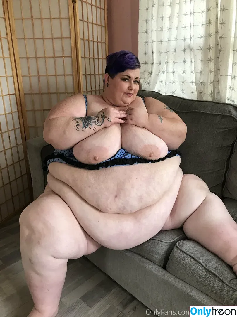 reenayestarr nude photo #0083 (reenayestarr)