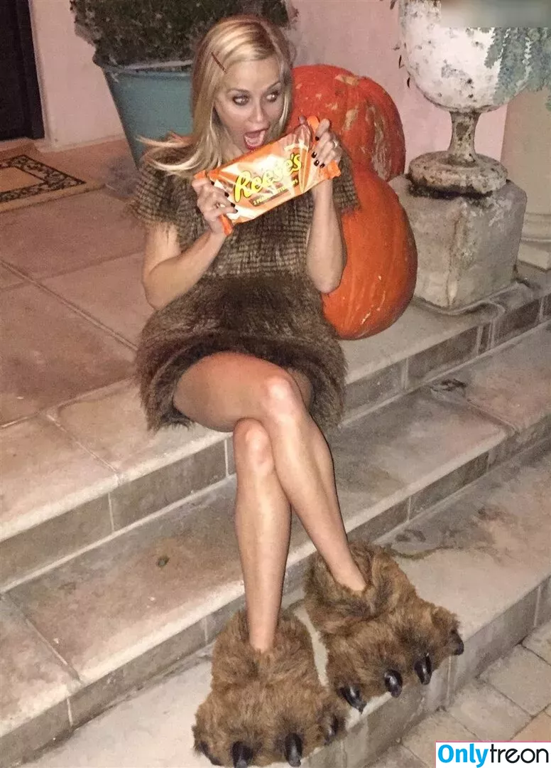 Reese Witherspoon nude photo #0132 (reesew / reesewitherspoon)