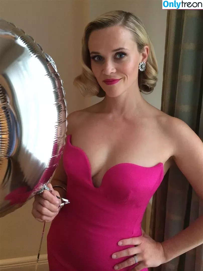 Reese Witherspoon nude photo #0137 (reesew / reesewitherspoon)