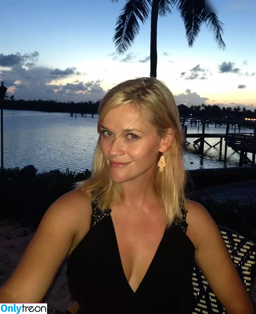 Reese Witherspoon nude photo #0140 (reesew / reesewitherspoon)