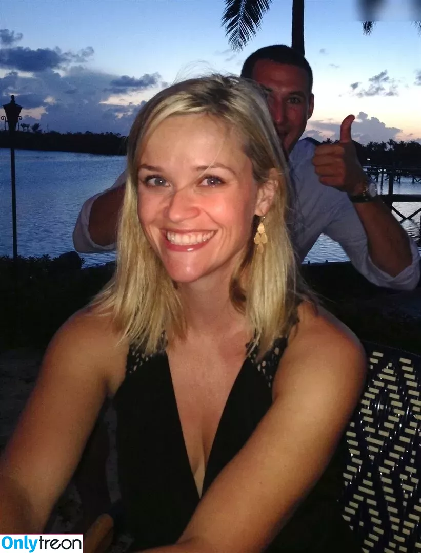 Reese Witherspoon nude photo #0151 (reesew / reesewitherspoon)